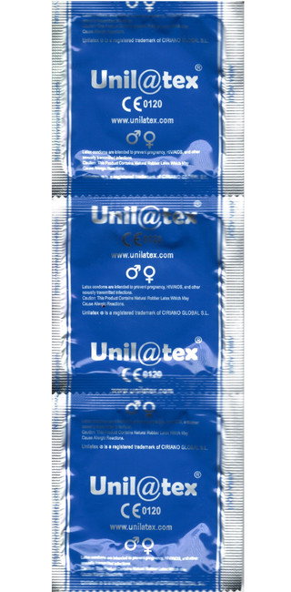 Презервативы UNILATEX с ароматом клубники красного цвета (3 шт.)