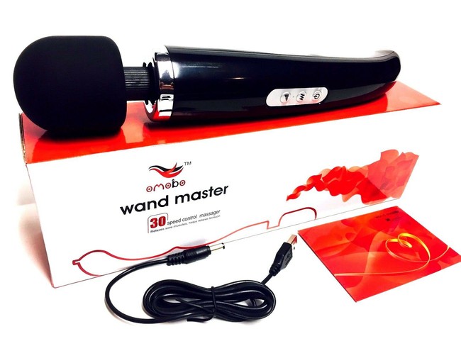 Черный перезаряжаемый вибромассажер для тела Wand Master 30 Speed